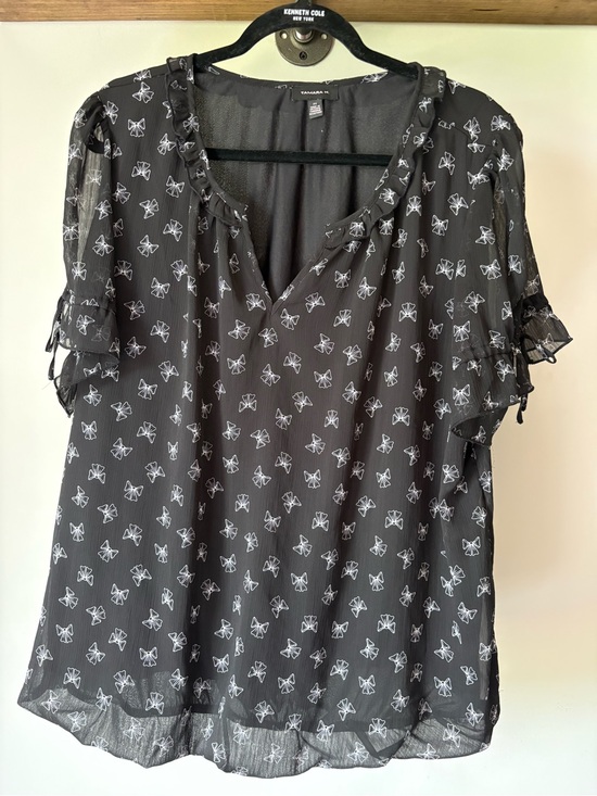 Tamara H Tops - Tahari Black Bow-Print Short-Sleeve V-Neck Blouse